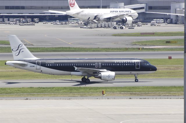 Airbus A320 (JA03MC) - Taxing at Haneda Intl Airport on 2012/07/10