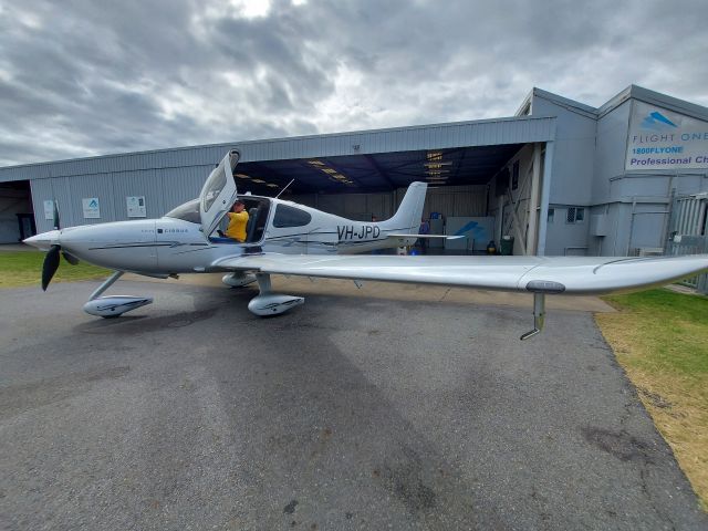 Cirrus SR-22 (VH-JPD)