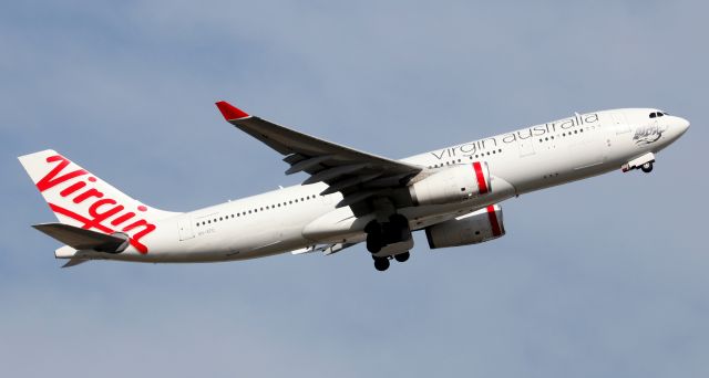 Airbus A330-200 (VH-XFD) - Bells Beach Departing 34L