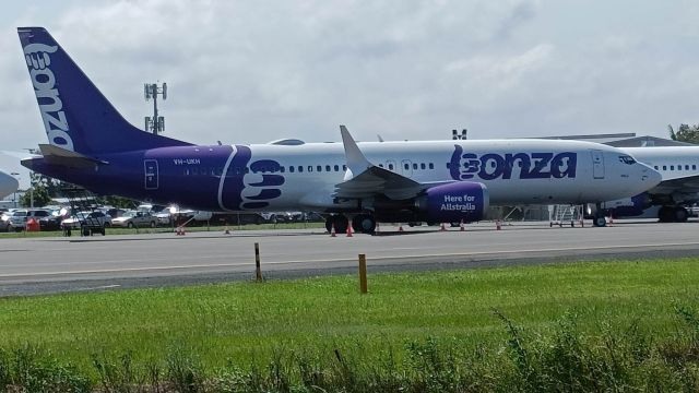 Boeing 737-700 (VH-UKH) - Outside the fence
