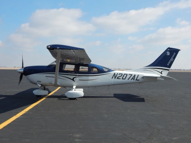 Cessna 206 Stationair (N207AL)