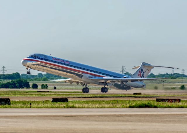 McDonnell Douglas MD-80 —