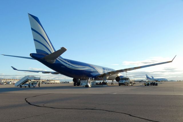 Airbus A330-200 (N819CA)