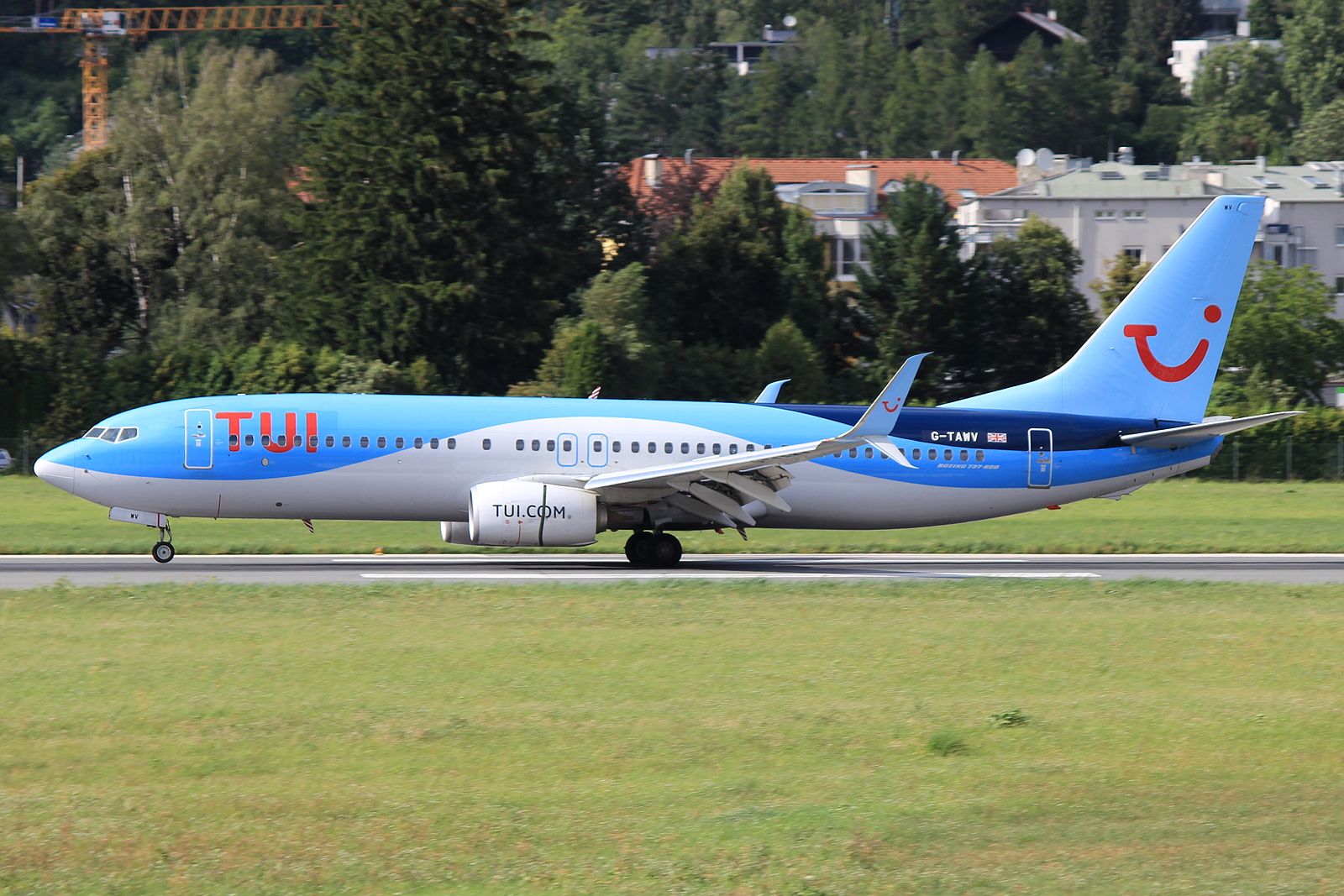 Boeing 737-800 (G-TAWV)