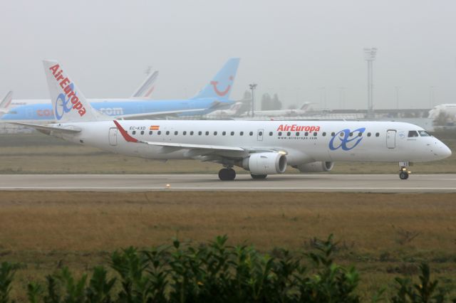Boeing 737-800 (EC-KXD)