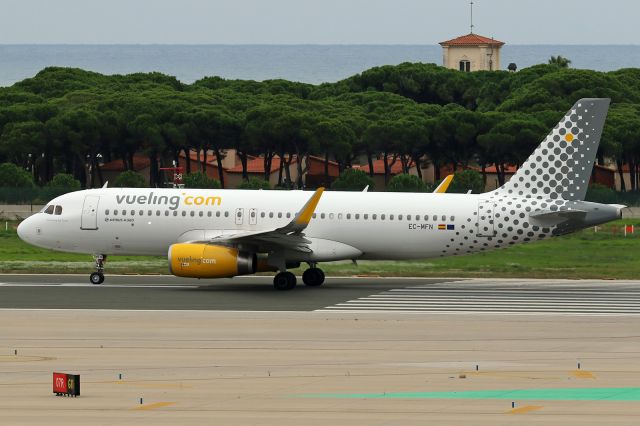 Airbus A320 (EC-MFN)