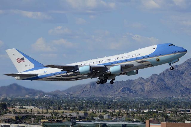 Boeing 747-200 (92-9000) - Boeing VC-25A (747-2G4B) 92-9000 carried President Barack Obama to Phoenix Sky Harbor Airport on Friday, March 13, 2015. The President visited the Veterans Administration Hospital. 