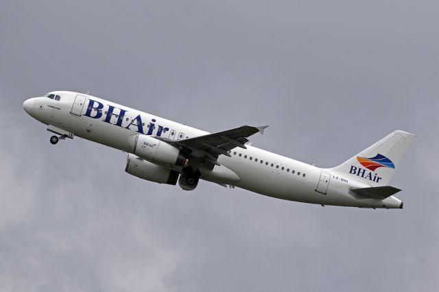 Airbus A320 (LZ-BHI) - BGH5506 departing to Varna.  Many years ago these flights were operated by Balkan Tu154s.  Times change.