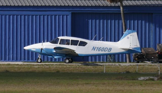 Piper Apache (N160DB) - 1959 PA-23-160 Apache