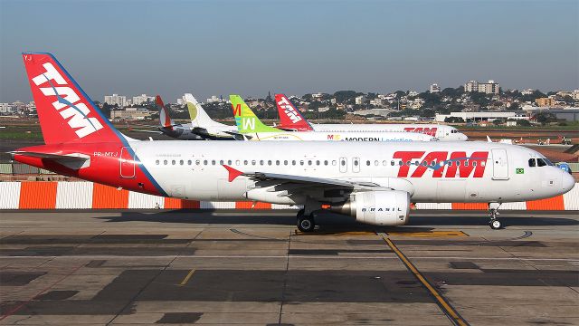 Airbus A320 (PR-MYJ) - Taxy for holding point "A"