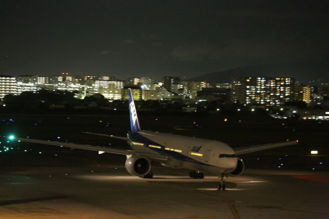 BOEING 777-300 (JA779A)