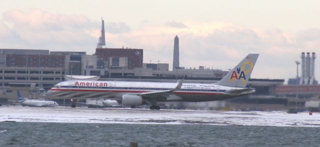 Boeing 757-200 (N690AA)