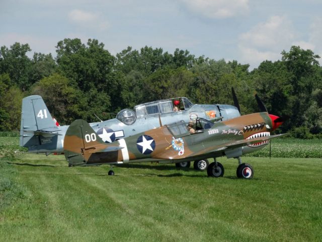 CURTISS Warhawk (N1232N)