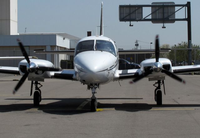 Beechcraft Baron (58) (N3590D) - After engine start.