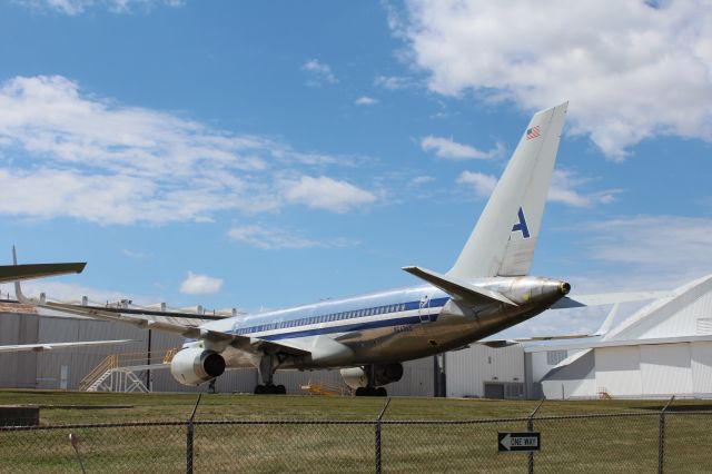 Boeing 757-200 (N643AA) - ex-AA B757-200 at the salvage facility