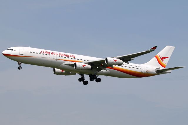 Airbus A340-300 (PZ-TCP)