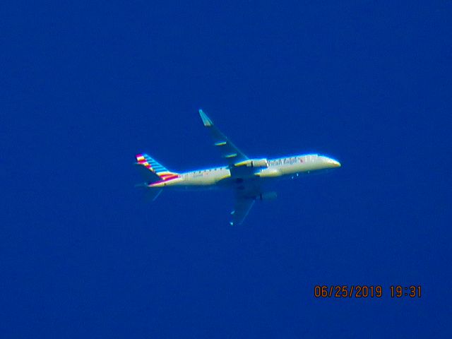 Embraer 175 (N269NN)