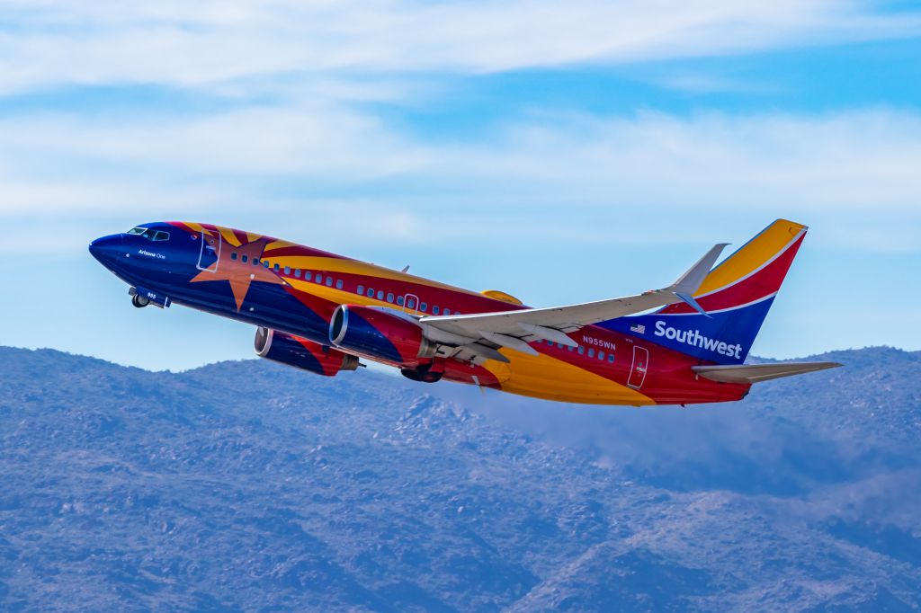 Boeing 737-700 (N955WN) - Southwest Airlines 737-700 in Arizona One special livery taking off from PHX on 11/5/22. Taken with a Canon 850D and Tamron 70-200 G2 lens.
