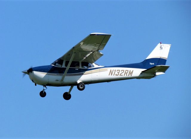 Cessna Skyhawk (N132RM)