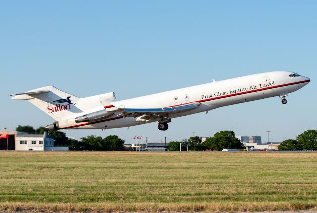 BOEING 727-200 (N725CK) - Dragster 725 rotating with 1,000 feet remaining... What a sight and sound!