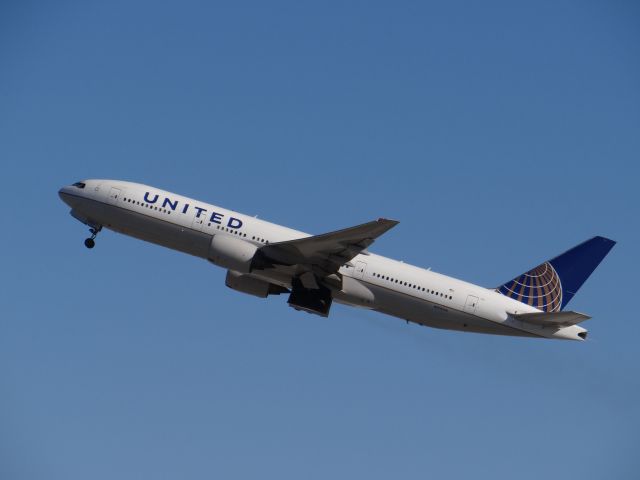 Boeing 777-200 (N214UA) - Los Angeles Airport March 2014. 3/30/14