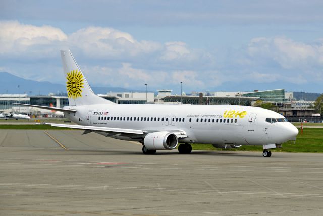 BOEING 737-400 (N134AS)