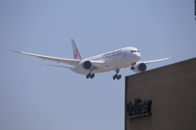 Boeing 787-9 Dreamliner (JA865J)