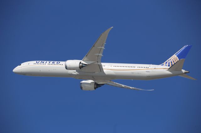 BOEING 787-10 Dreamliner (N12006)