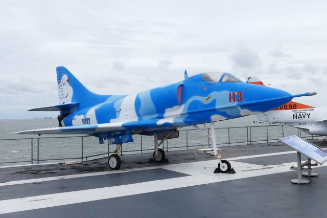 SINGAPORE TA-4 Super Skyhawk (14-2929)