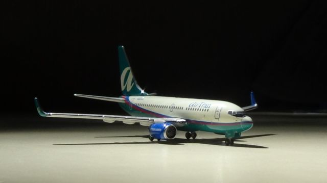 Boeing 737-700 (N331AT)