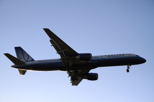 Boeing 757-200 (N522UA) - United 929 cleared to land runway 34L inbound from Chicago-OHare (ORD)