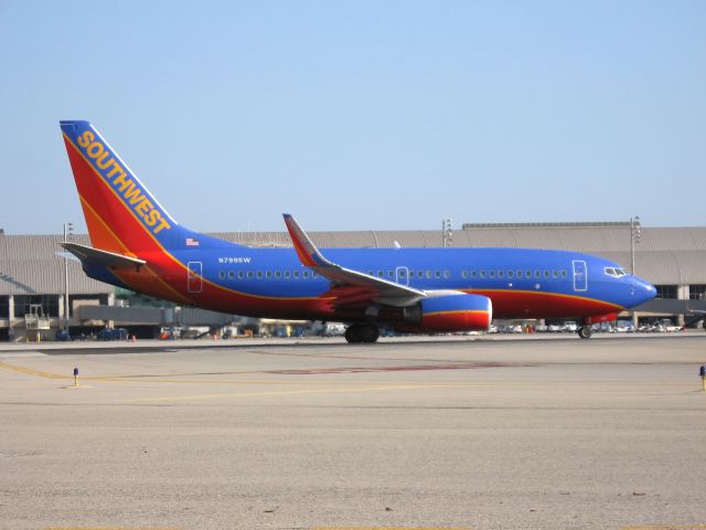 Boeing 737-700 (N799SW) - Holding on RWY 19R