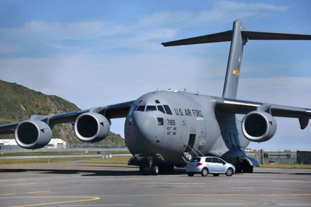 Boeing Globemaster III (07-7189) - A United States Air Force C-17 resting on the western apron at Wellington awaiting it's trip to Honolulu.