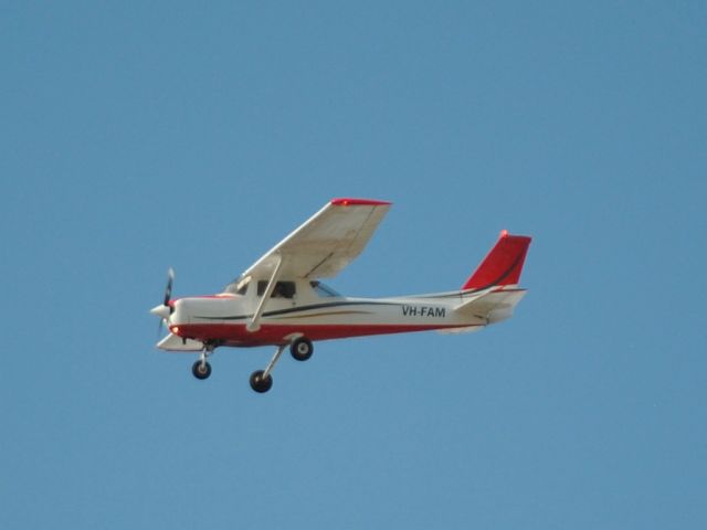 Cessna 152 (VH-FAM)