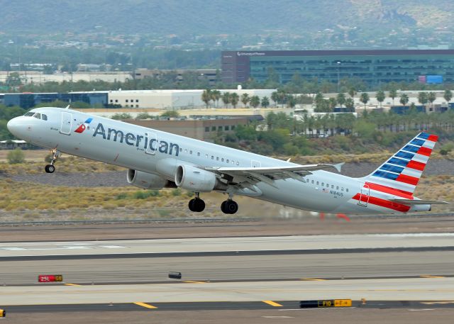 Airbus A321 (N184US)