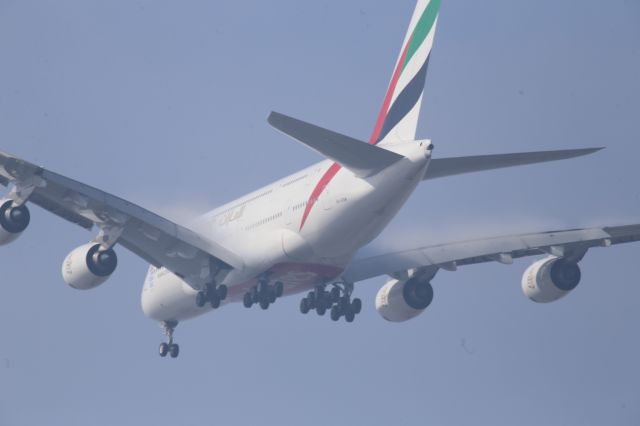 Airbus A380-800 (A6-EOM)