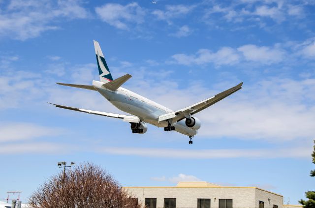 BOEING 777-300ER (B-KPY)