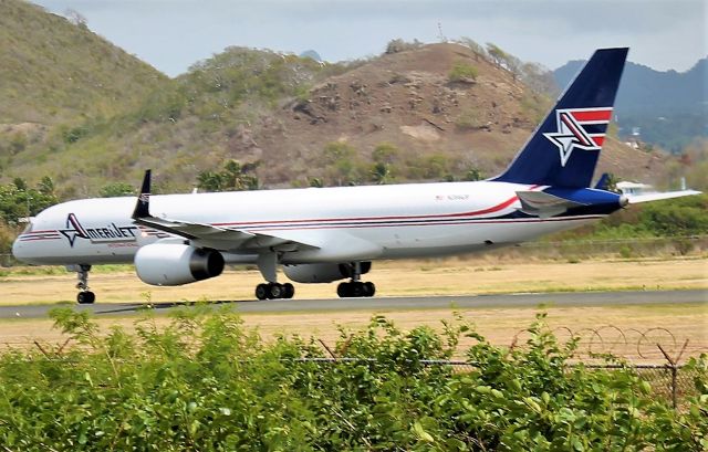 Boeing 757-200 (N286GB)