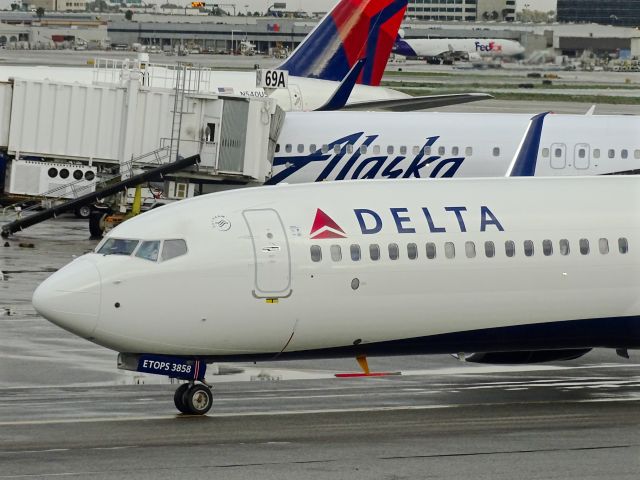 Boeing 737-900 (N858DZ) - a rel=nofollow href=http://flightaware.com/live/flight/N858DZ/history/20170113/0055Z/KLAX/PHKOhttps://flightaware.com/live/flight/N858DZ/history/20170113/0055Z/KLAX/PHKO/a