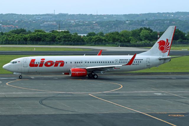 Boeing 737-900 (PK-LFT)