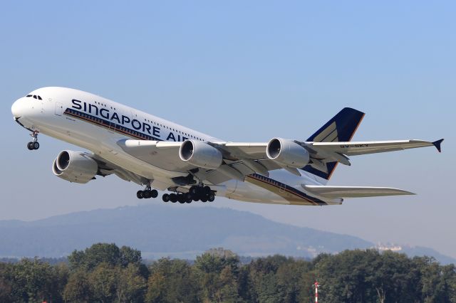 Airbus A380-800 (9V-SKY)