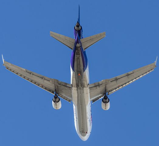 Boeing MD-11 (N598FE) - Beacon shot