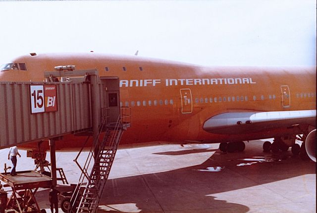 Boeing 747-200 (N602BN)