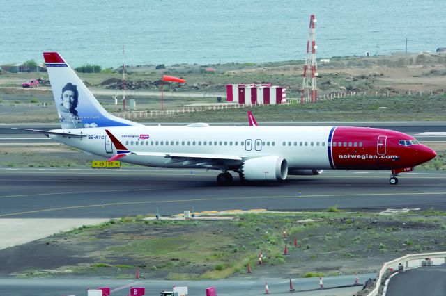 Boeing 737 MAX 8 (SE-RTC)