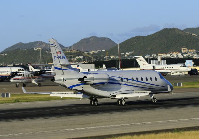 IAI Gulfstream G200 (C-FLPB)