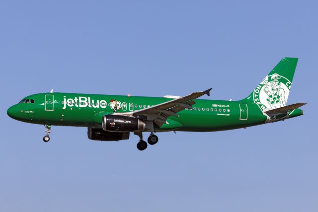 Airbus A320 (N595JB) - With the Lucky Blue BOS Celtic scheme