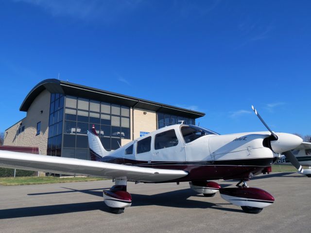 Piper Cherokee (N935DE)