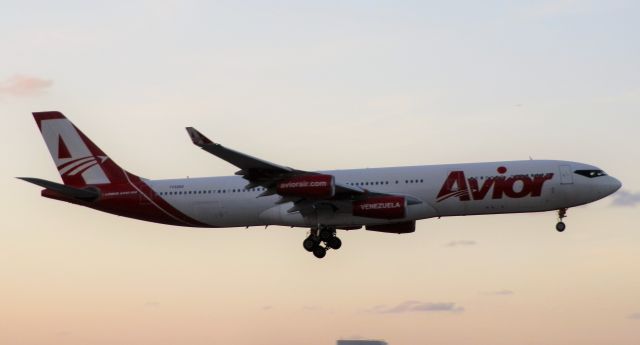 Airbus A340-300 (YV-3292)