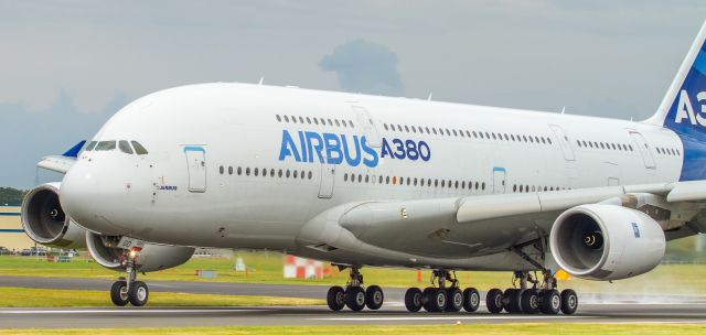 Airbus A380-800 (F-WWOW) - 001 comes into land after a great display