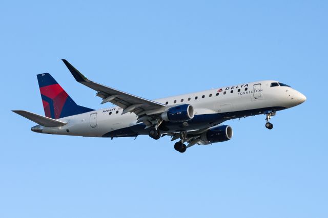 Embraer 175 (N364SY)